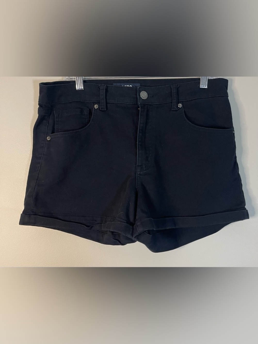 Black Women's Casual High Rise Midi Shorts